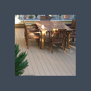VEDLIGEHOLDELSESFRIE TERRASSEPLANKER